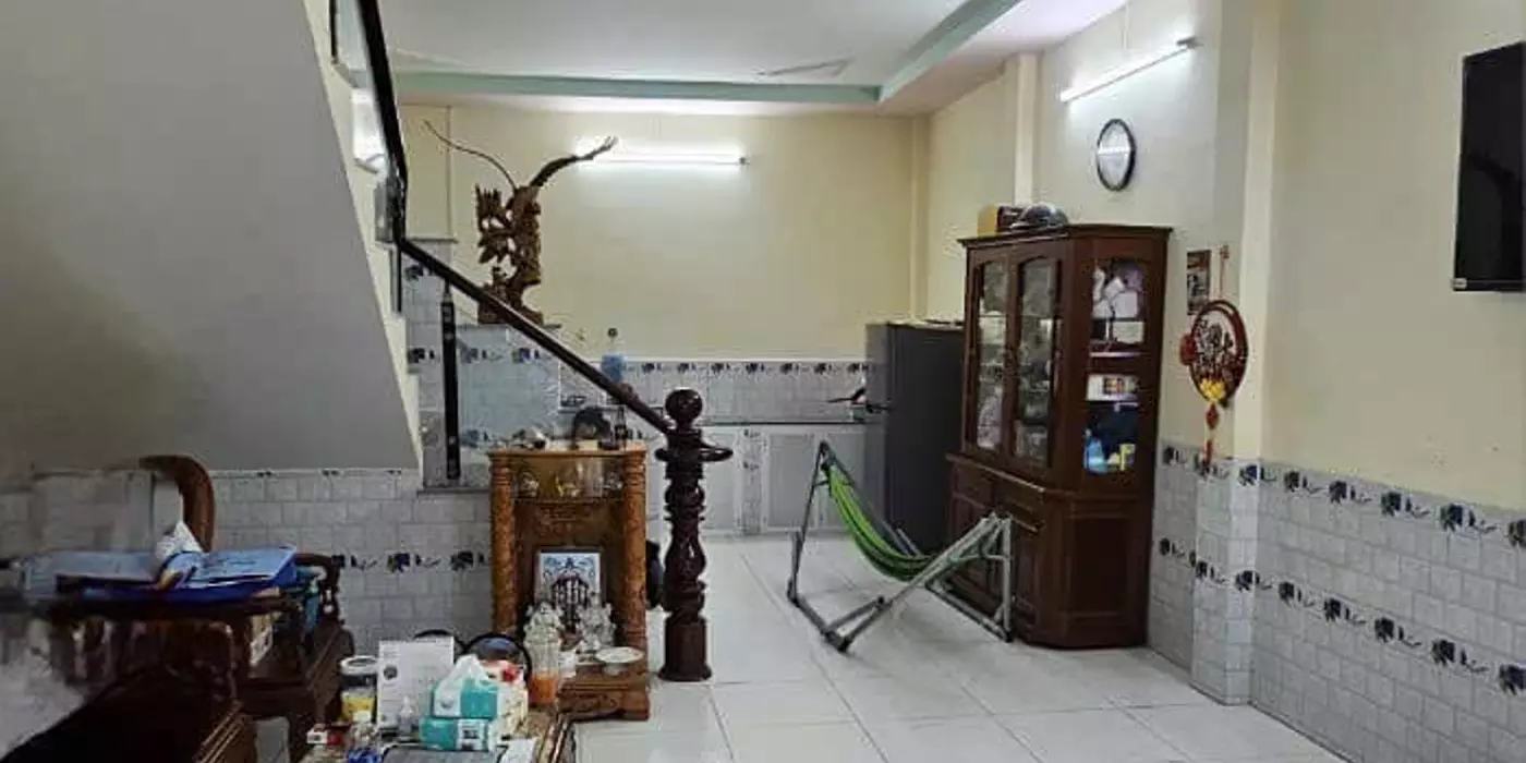 NHÀ GIÁP  ĐƯỜNG TÊN LỬA, BÌNH TÂN, HẺM 3 GÁC THÔNG, 52M2, 2 TẦNG SHR HOÀN CÔNG ĐỦ.
