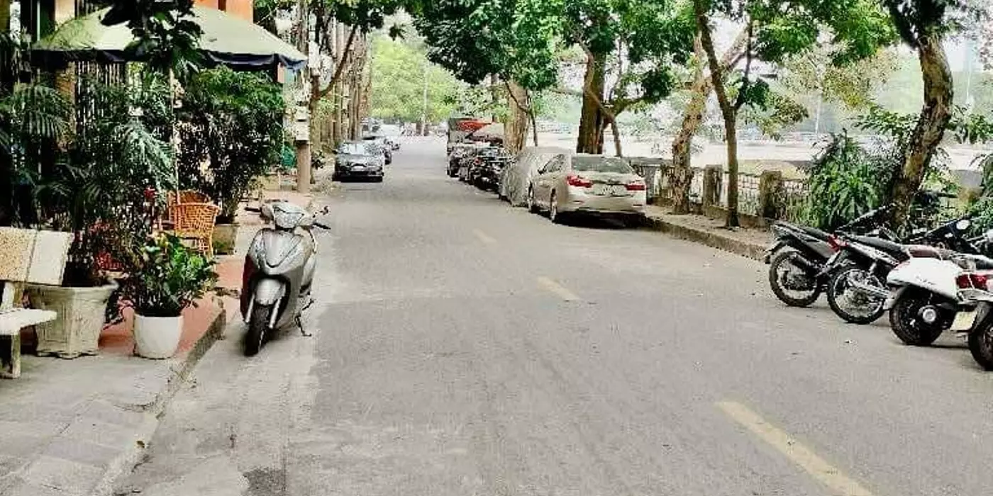 Bán đất hiếm ô tô tránh ô tô đỗ cửa  phố cổ Nhuệ Giang Nguyễn Trãi  Hà Đông 45m2  giá 9,7 tỷ
