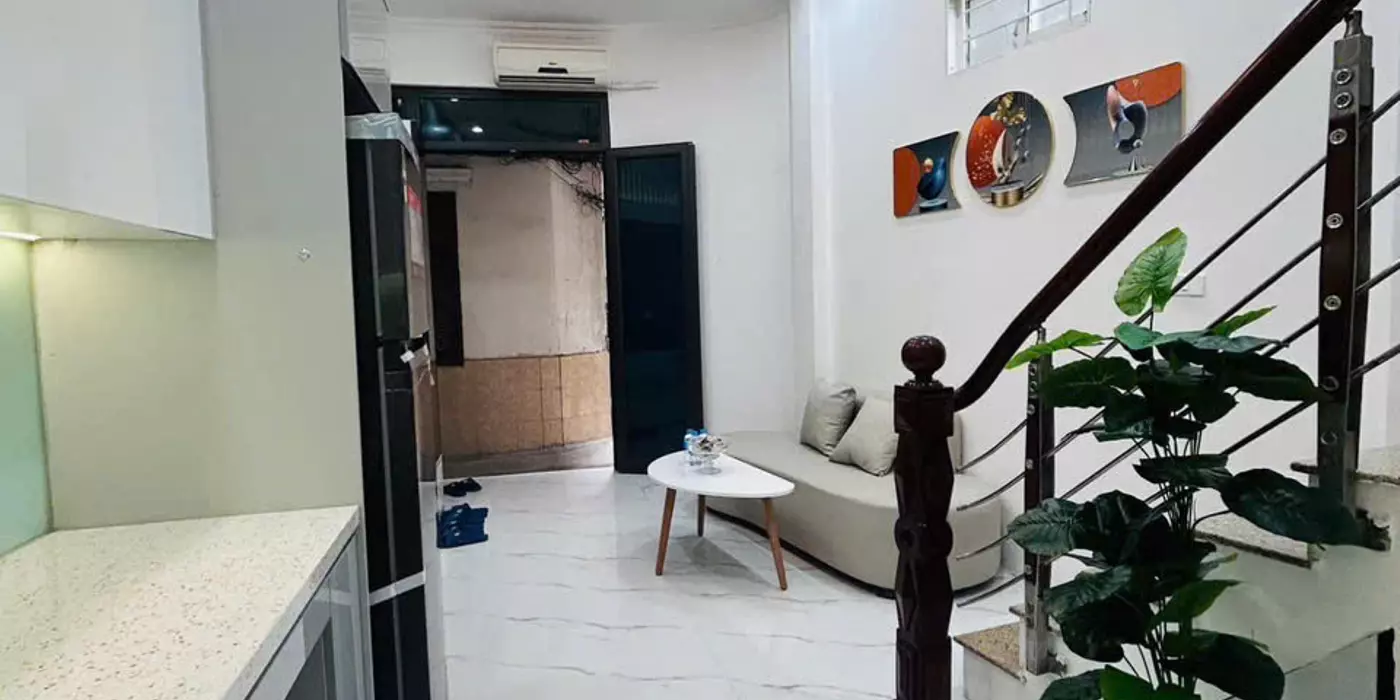 NHÀ MỚI ĐẸP LONG LANH, NỘI THẤT ĐẦY ĐỦ