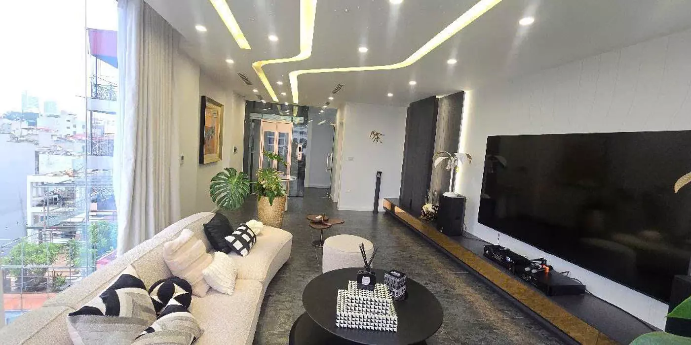 Cần bán bán nhà mặt tiền Đội Cấn, view hồ, 52m2, 8 tầng, MT 5.5m, 32 tỷ