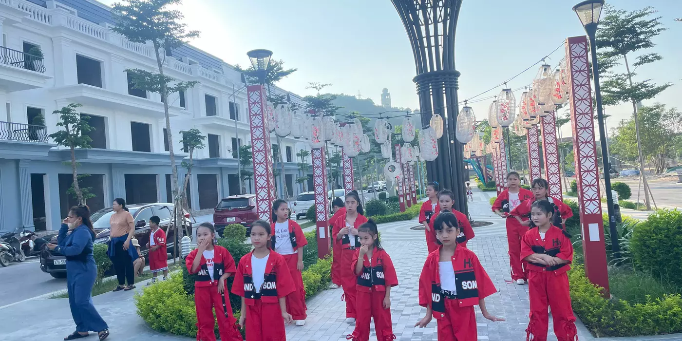 Giá 50,x triệu/m2 - NHÀ BÊN SÔNG CHẢY DÒNG THỊNH VƯỢNG - VINH RIVERSIDE - TP VINH