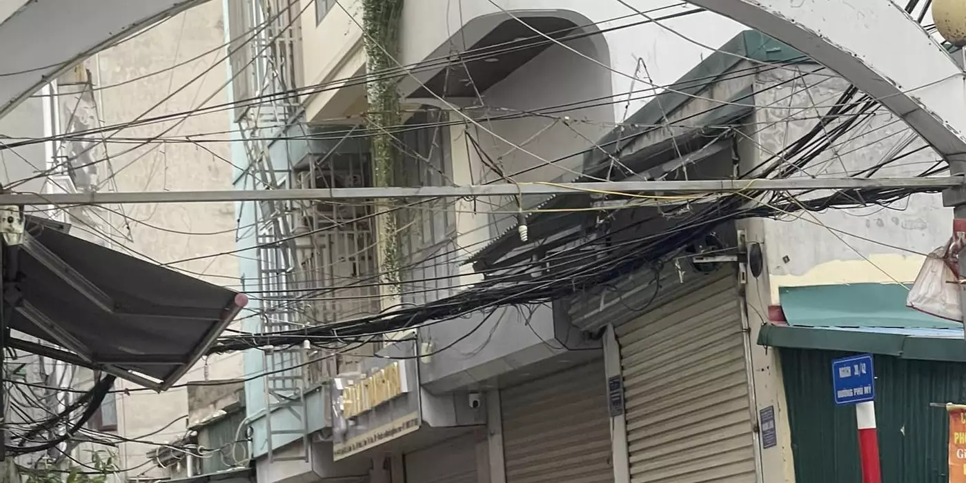 Cực Sốc Bán Nhà Lê Đức Thọ, Nam Từ Liêm diện tích 70m2, mặt tiền 4,5m. Gần phố, Sổ Vuông