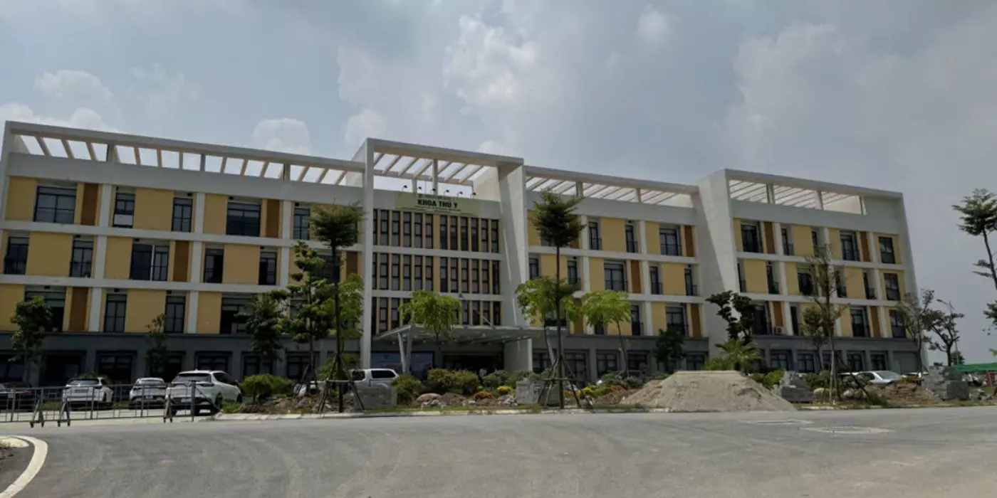 Bán nhà 3 tầng - Đường hai ô tô tránh nhau - Khu Vực Đường Nguyễn Xuân Quảng