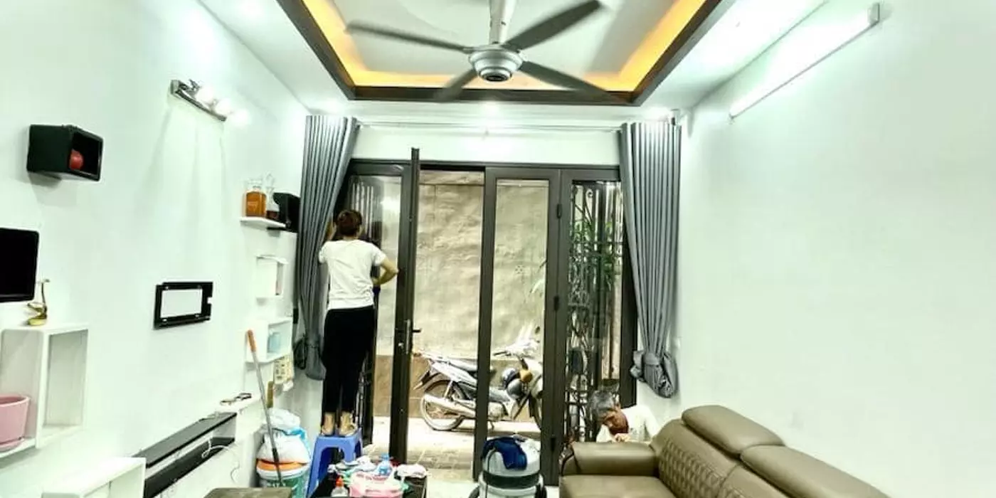 Bán nhà phố Hoàng Mai, Hoàng Văn Thụ 30m, 5 tầng. Giá: 5.7 tỷ