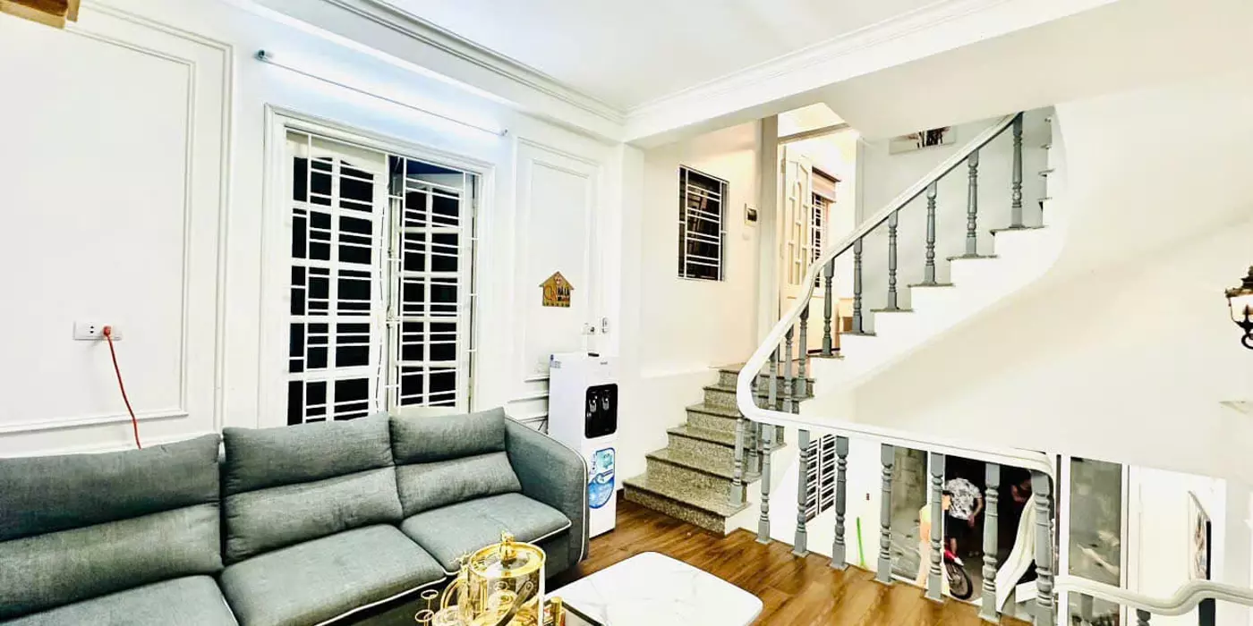 8,95 tỷ ngõ 41 Đinh Công Thượng nhà 6 tầng lô góc, full nội thất, thoáng 2 mặt, ô tô trước nhà