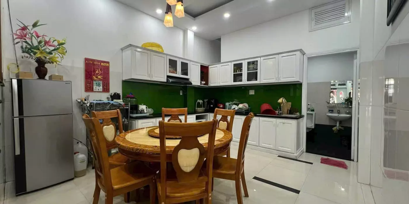 Bán Ngôi Nhà Tâm Huyết & Kiên Cố Khu Bàn Cờ - TP Nha Trang
Giá: 7 Tỷ 750 Triệu (Có Thương Lượng,