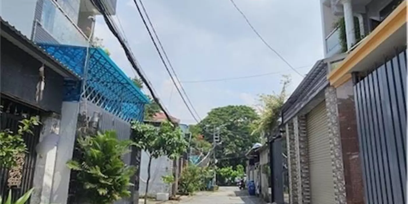 HXH Gần MT đường DT: 40m2, KC: BTCT Giá chỉ 3.8 tỷ