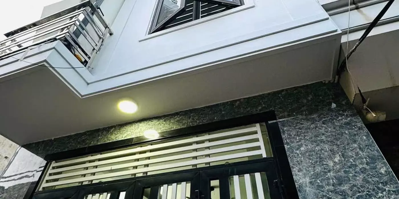 Bán nhà Trần Duy Hưng. Nhà mớ 5 tầngi. Mặt tiền 4m. Giá 10,9 tỷ