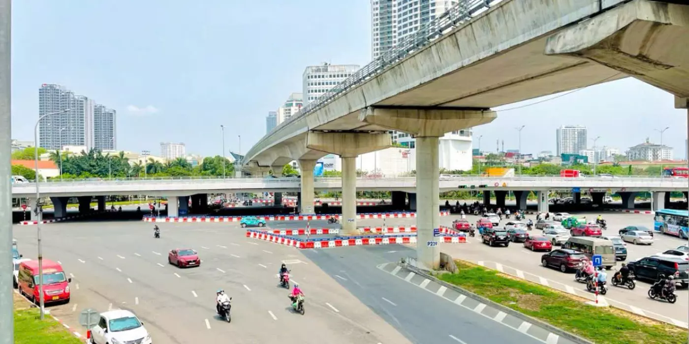 Bán gấp nhà đầu ngõ Hồ Tùng Mậu Cầu Giấy, 39m2× mt 3.5m, KD, Giá nhỉnh 8 tỉ. Lh: Em Tuấn