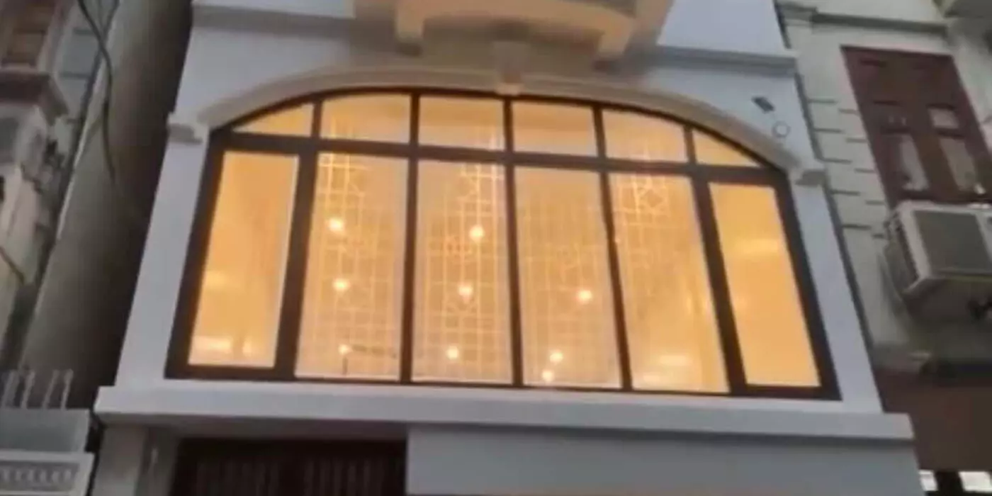 Bán Gấp Nhà Lạc Long Quân, Cầu Giấy, 51m2, 5 Tầng MT 5m, Gara Ô Tô, Kinh Doanh, Hơn 13 Tỷ