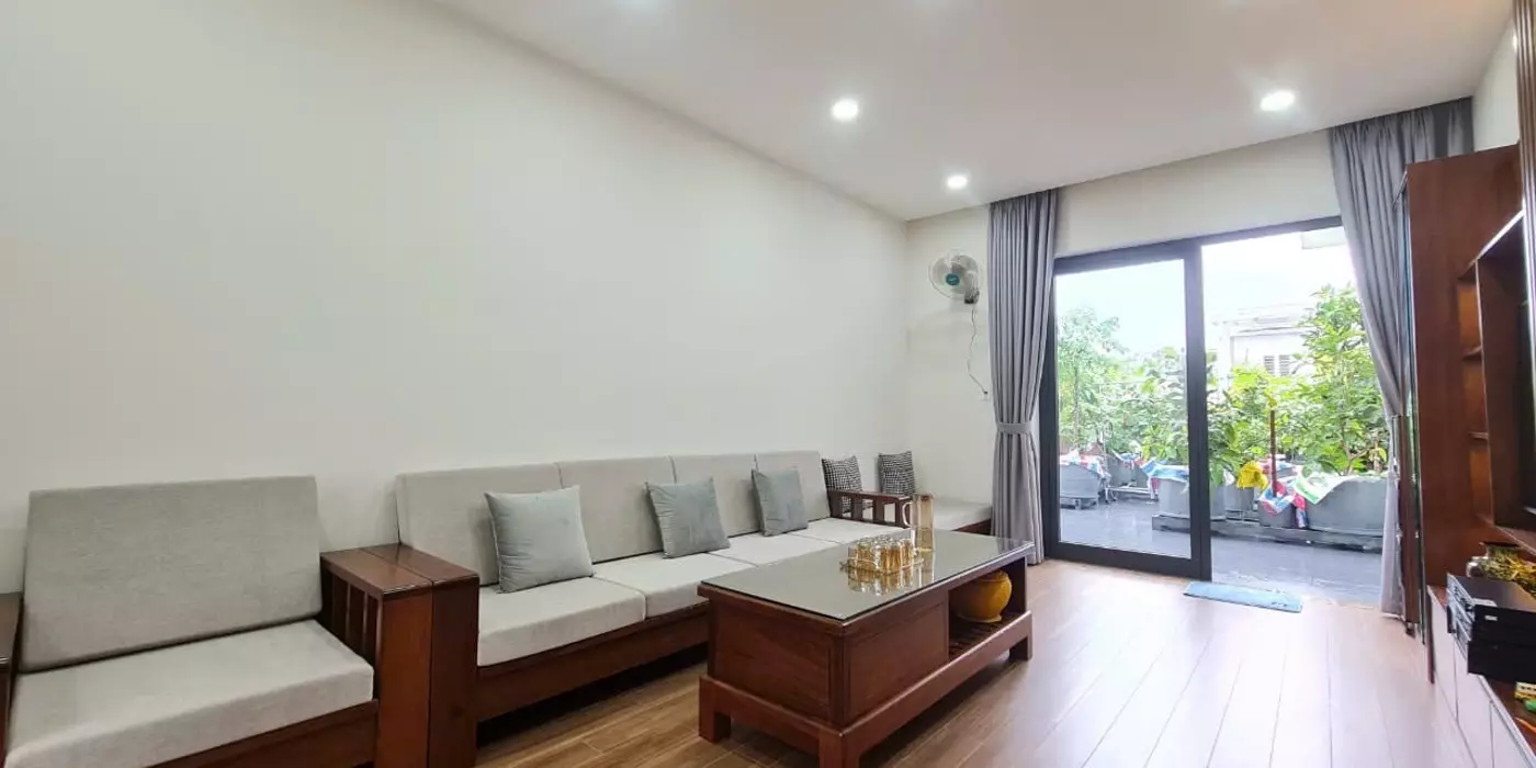 Bán Nhà Đẹp Mới Xây 3 Tầng Mặt Tiền - Giá 18 Tỷ NHA TRANG