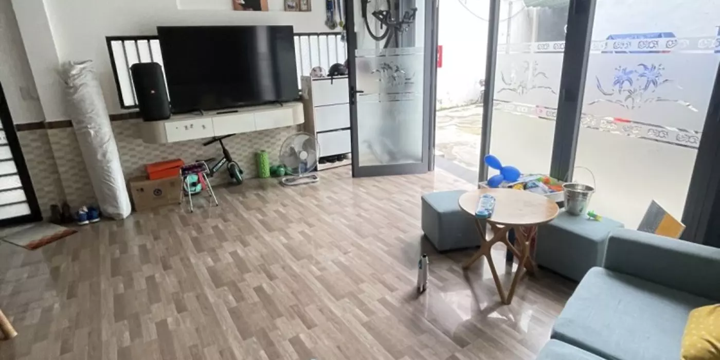 Hiểm, nhà 3 mặt kiệt Huỳnh Ngọc Huệ, ngang 5m nở hậu, 3 tầng 3PN, hơn 3 tỷ xíu.