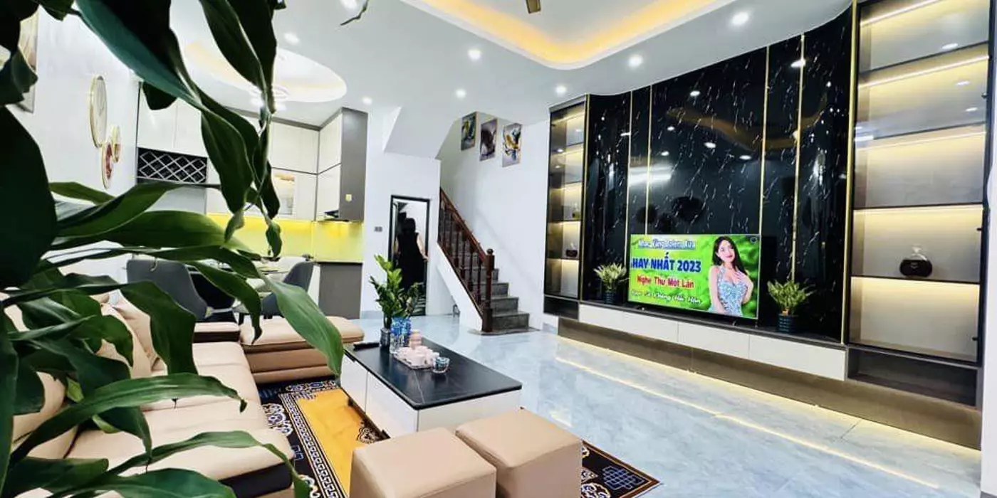 TRUNG TÂM YÊN HOÀ - NHÀ ĐẸP Ở NGAY - TẶNG FULL NỘI THẤT - SỔ HOA HẬU - 3 BƯỚC RA PHỐ - 45 m2 Chỉ
