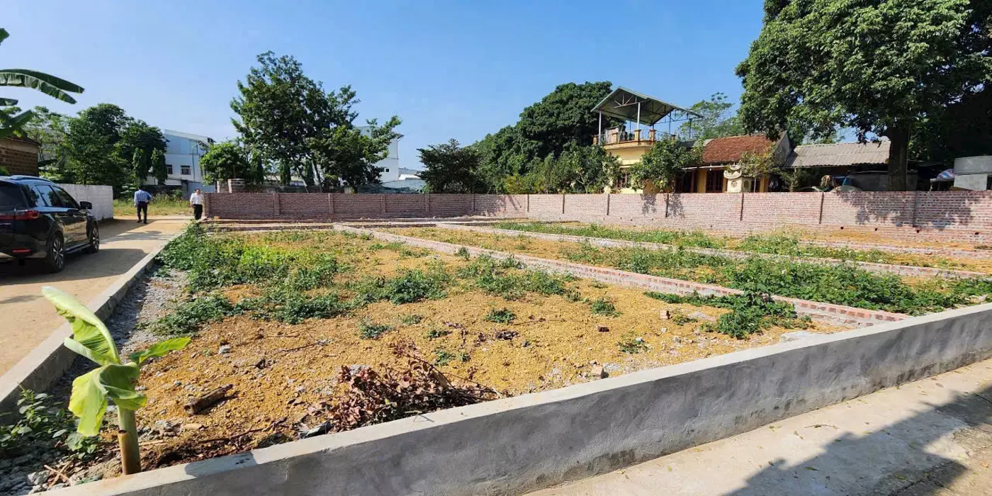Bán đất Hoà Thạch lôgóc trục chính 1 nhà ra phố ôtô ngõthông 99m 2.7tỷ