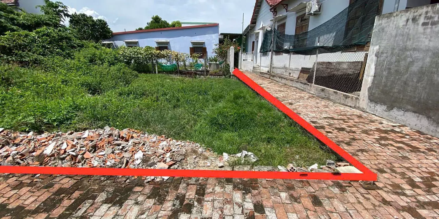Bán đất 2 mặt tiền Diên Toàn ngay ngã tư bến xe phía Nam. Khu dân cư đông đúc. Gần chợ và trường