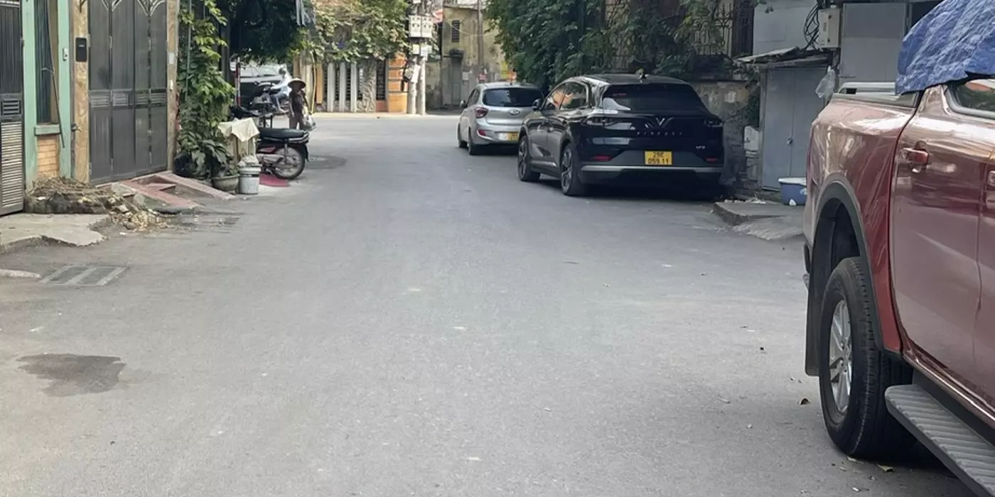 BÁN NHÀ ĐẸP PHÂN LÔ LA KHÊ 35M2, VƯỢNG KHÍ, Ô TÔ ĐỖ CẢ NGÀY LẪN ĐÊM, CHỈ 7.3TỶ