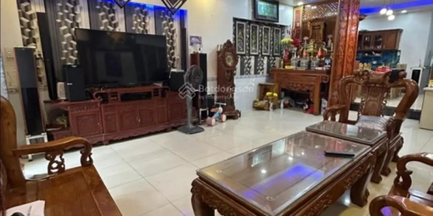 Nhà Quốc Lộ 13 ở luôn, 3PN, KCBT, 88m2, HXH, cạnh KĐT Vạn Phúc