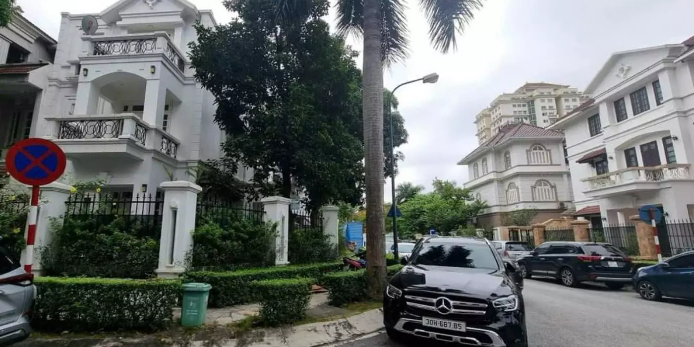 BÁN CĂN GÓC BIỆT THỰ CIPUTRA 250M2 ĐÔNG TỨ TRẠCH GIÁ RẺ 0985680788