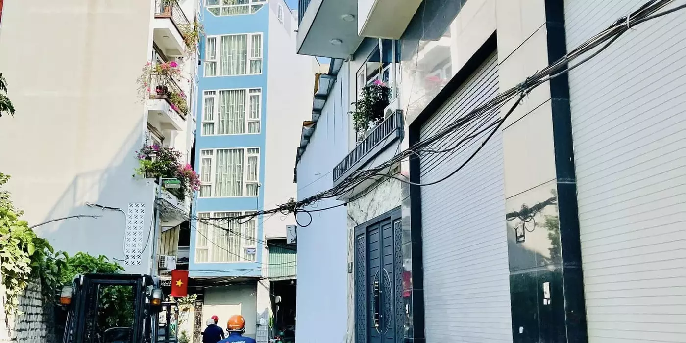 CHÍNH CHỦ GỬI BÁN NHÀ Ỷ LA - 3 MẶT THOÁNG - 30M Ô TÔ TRÁNH - NHÀ MỚI ĐẸP giá chỉ hơn 4 ĐỒNG