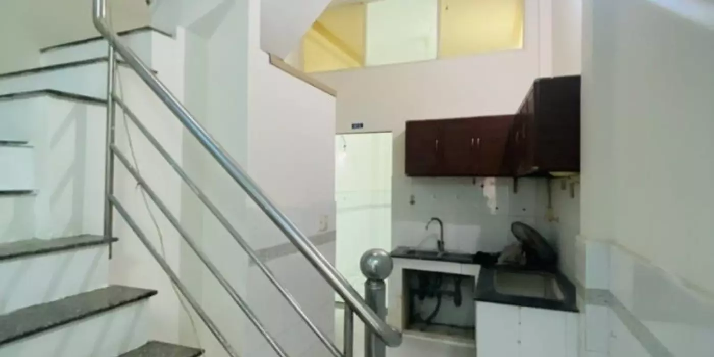 BÁN NHÀ 4 TẦNG, 44M2, HẺM LÝ THÁI TỔ, QUẬN 10 - GIÁ CHỈ 6.9 TỶ - SỔ HỒNG CHÍNH CHỦ