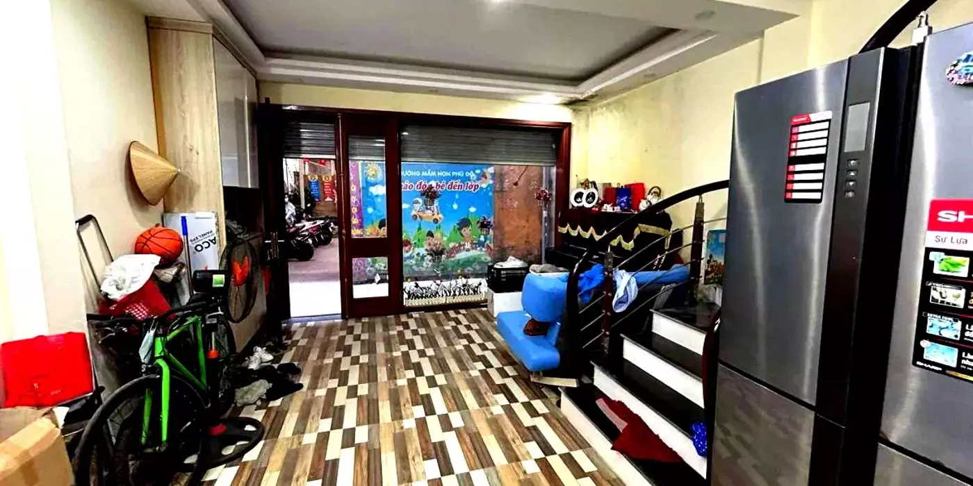 Siêu phẩm Phú Đô su cóc đỗ cửa, diện tích 45m2, mặt tiền 4.5m. Vài bước ra phố.
