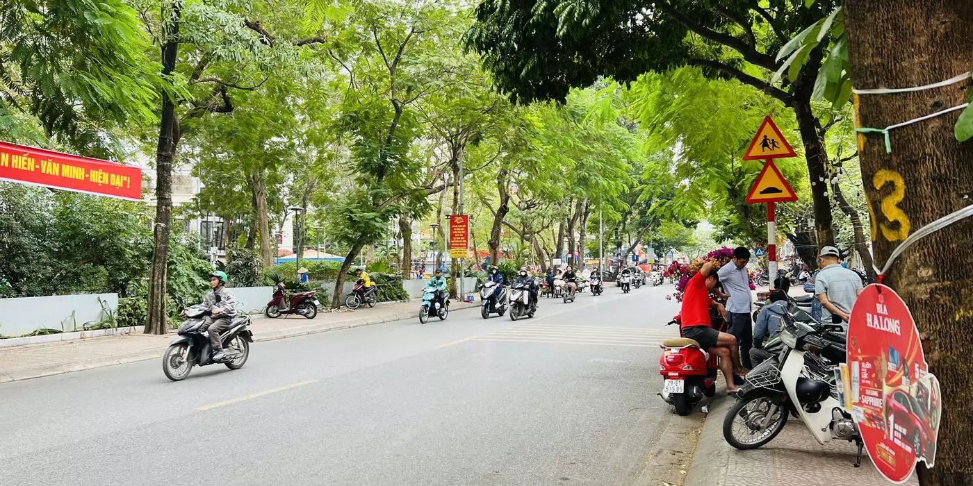 nhà đẹp Ngọc Lâm, 45m x 5 tầng, kinh doanh, ôtô đỗ cửa, chỉ 12 tỷ