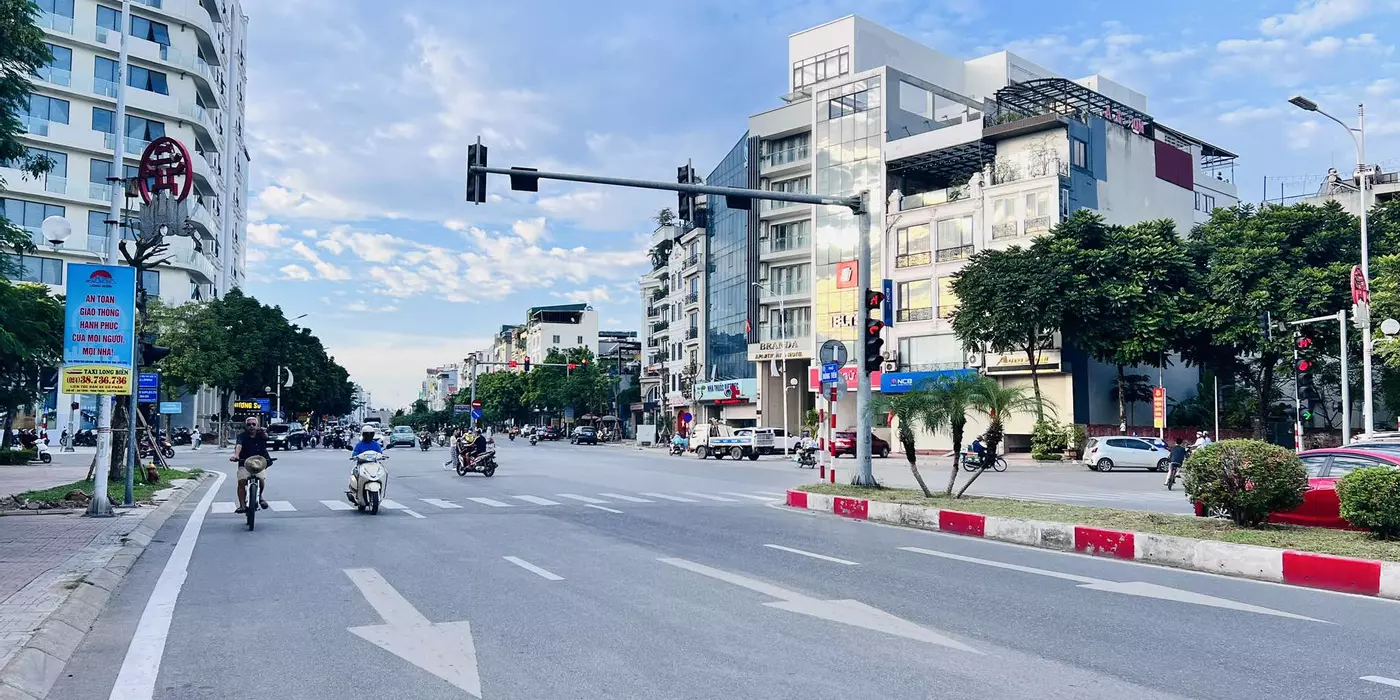 toà nhà mặt phố Hồng Tiến, 480m x 9tầng, mặt tiền 18m, 2 thang máy, thiết kế hiện đại, full thổ cư