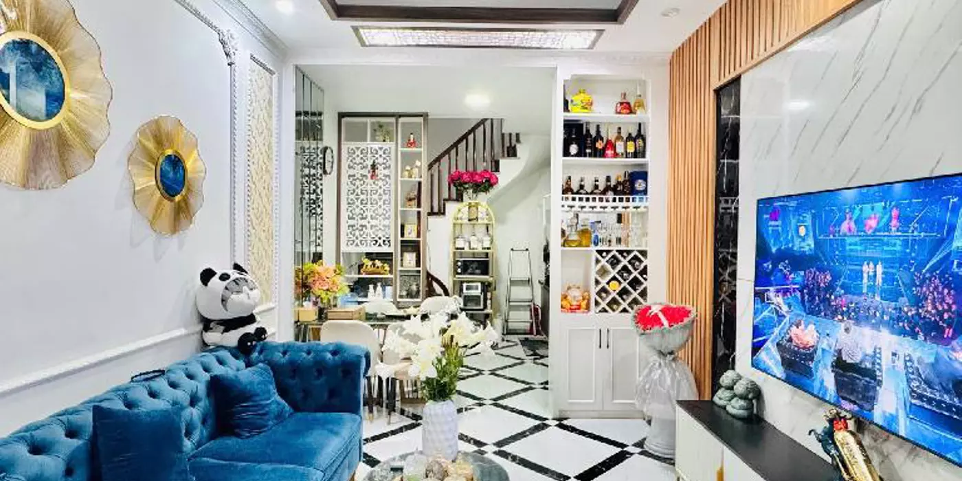 Bán nhà N50 Lạc Long Quân phố VIP Ở Đẳng Cấp sát Tây Hồ 37m2 5 Tầng 7.9 tỷ