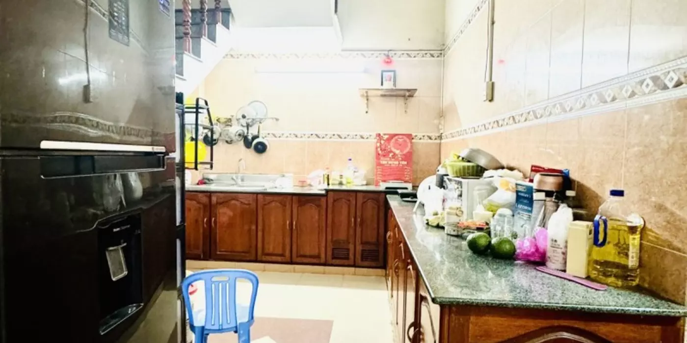 VỊ TRÍ VIP HOÀNG DIỆU - CÁCH 10M RA Ô TÔ - NHÀ 2 TẦNG KIÊN CỐ - 3PN - ĐI BỘ RA CHỢ - CHÍNH CHỦ LÂU