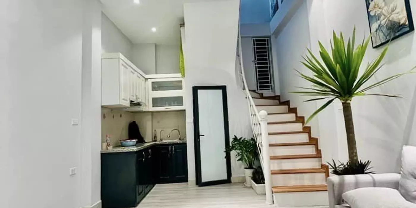 Cực Vip Mỹ Đình,Lô góc, Oto tránh, diện tích 50m2, mặt tiền 4m. Full nội thất mới .
