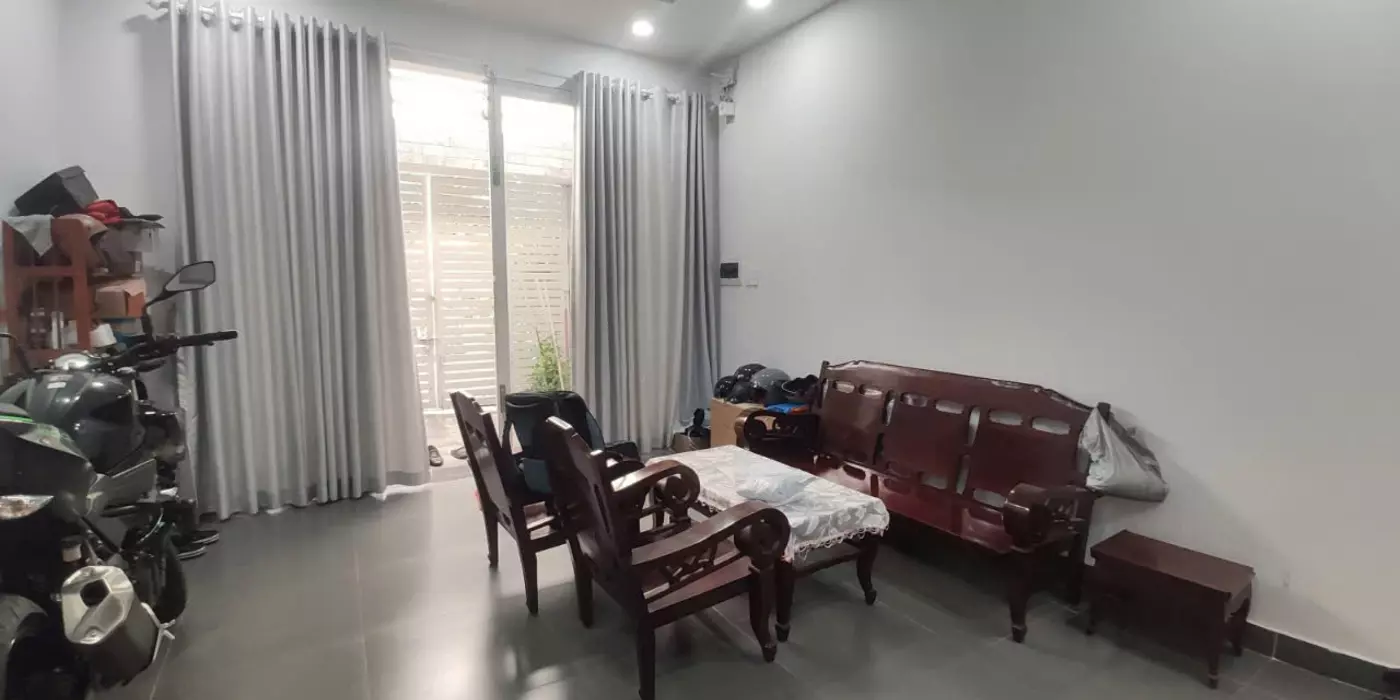 HẺM XE TẢI THÔNG - ĐANG KINH DOANH - NHÀ MỚI Ở NGAY - HOÀN CÔNG ĐỦ - SÁT MẶT TIỀN