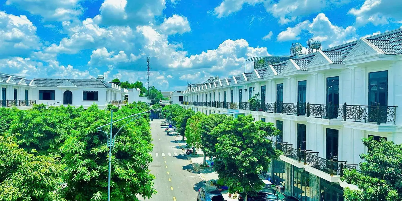 BÁN NHÀ PHỐ 3 TẦNG  GIÁ HỜI - DĨ AN, BÌNH DƯƠNG - SỔ HỒNG RIÊNG
