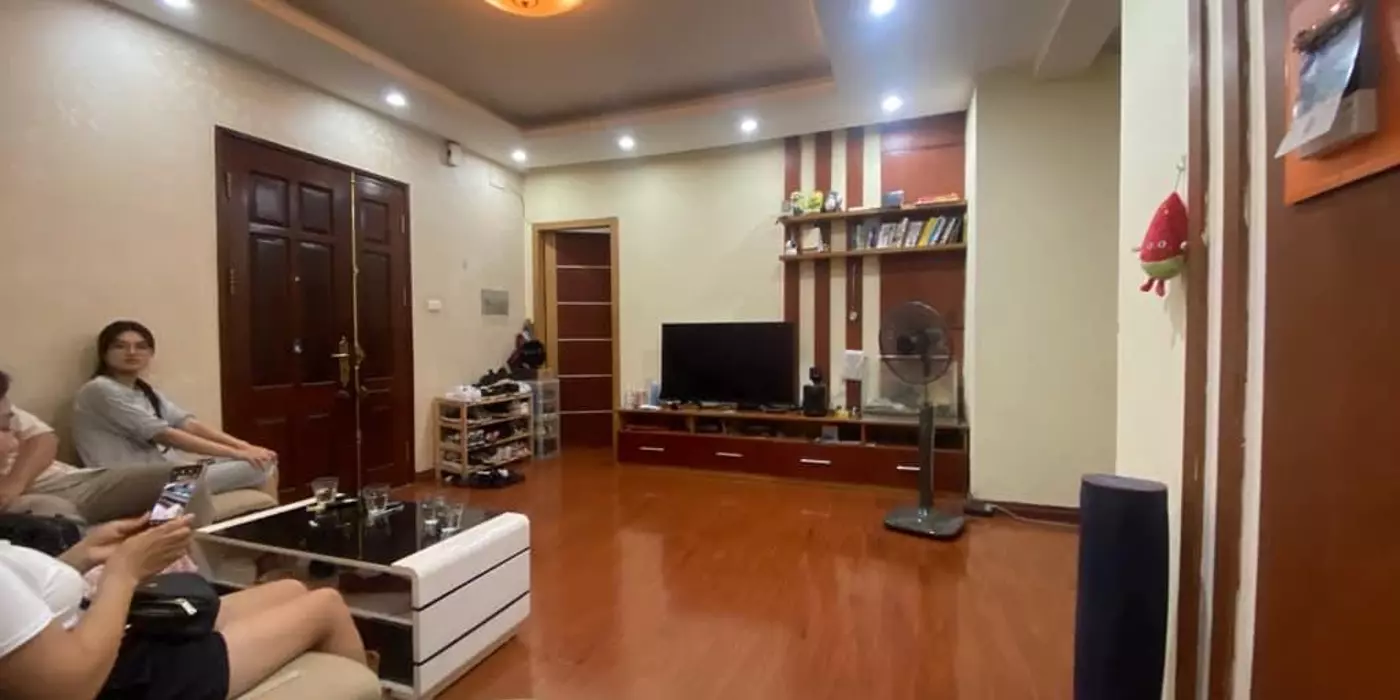 Bán nhà chung cư B6 Giảng Võ, 2 phòng ngủ, 2 VS diện tích 74m2. SĐCC. Giá: 8.550 triệu.