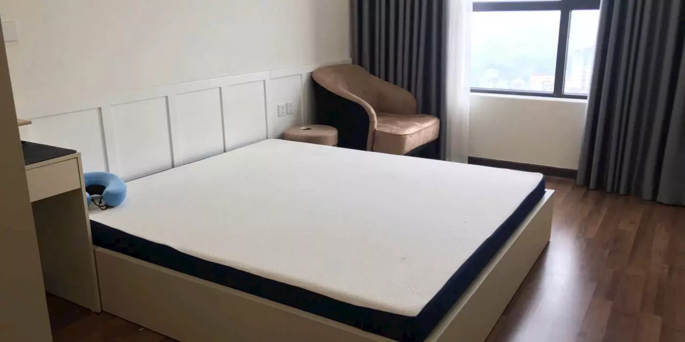 Bán gấp căn 2 ngủ tầng trung Home City, 177 Trung Kính, giá rẻ nhất thị trường