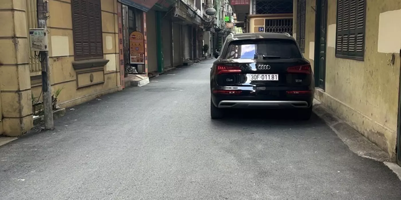 BÁN NHÀ 5 TẦNG 37M2 NGUYỄN KHANG, NGÕ Ô TÔ 7 CHỖ THÔNG. 7,8 TỶ