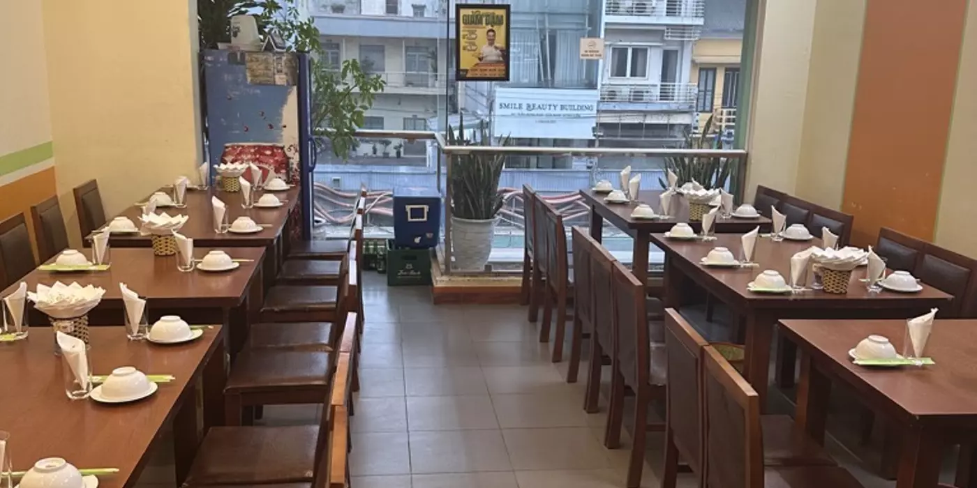 Bán 50M mặt phố trần hưng đạo tặng nhà lô góc hoàn kiếm
