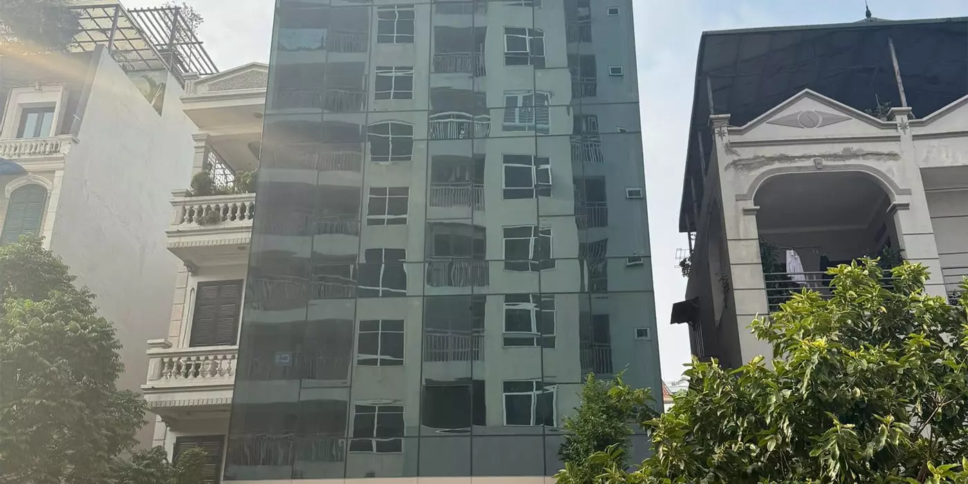Bán tòa nhà 9 tầng  văn phòng  hạng A tại lạc long quân tây hồ  hà nội