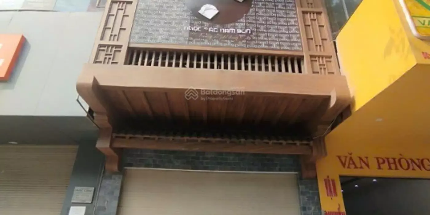 Cho thuê mặt bằng đẹp trung tâm phố Láng Hạ, MT 8m, phù hợp KD quán ăn, nhà hàng, siêu thị