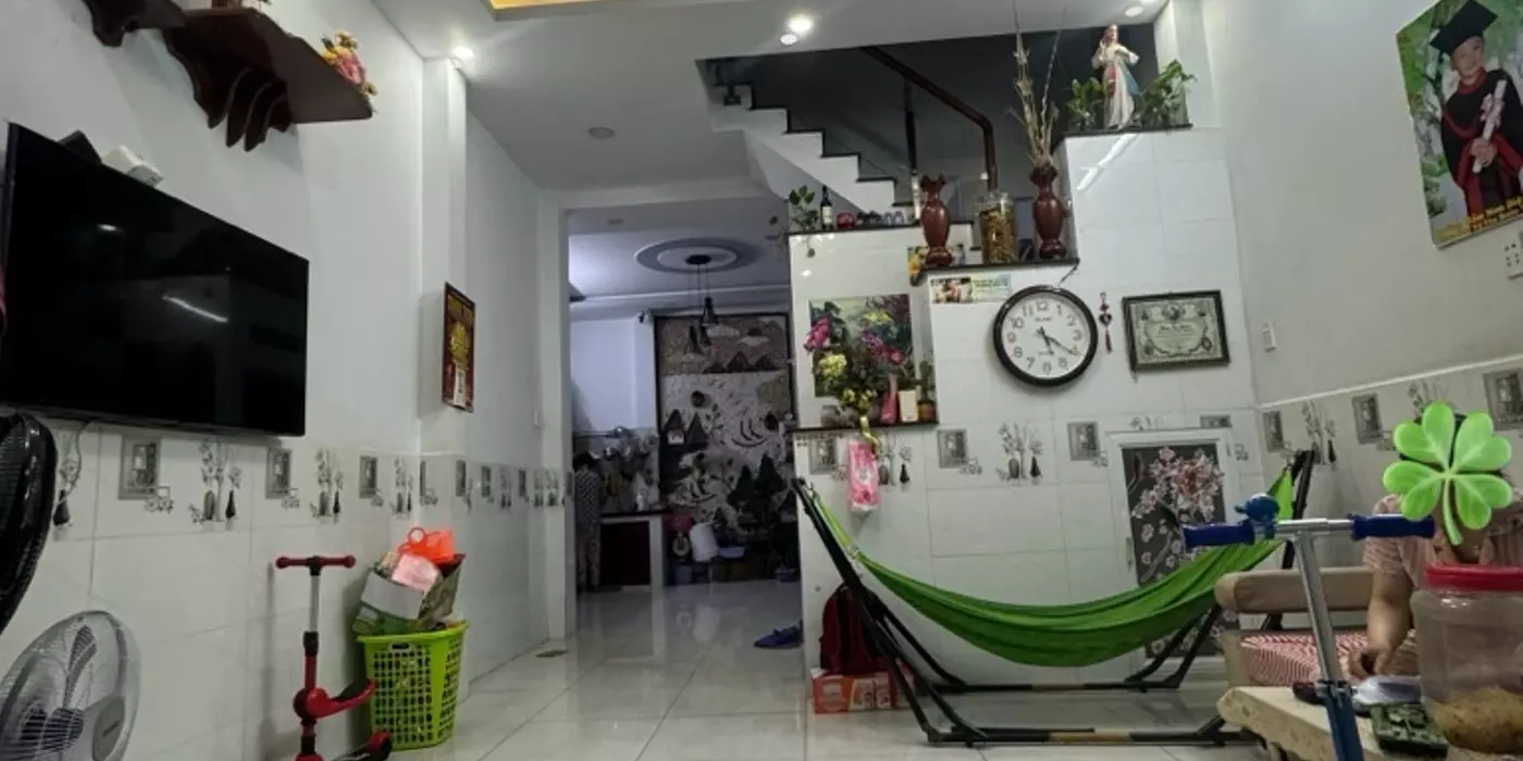 NGAY MẶT TIỀN MIẾU BÌNH ĐÔNG - GẦN NGÃ TƯ 4 XÃ - NHÀ 2 TẦNG 2PN - SỔ NỞ HẬU TÀI LỘC - GIÁ NHỈNH 4