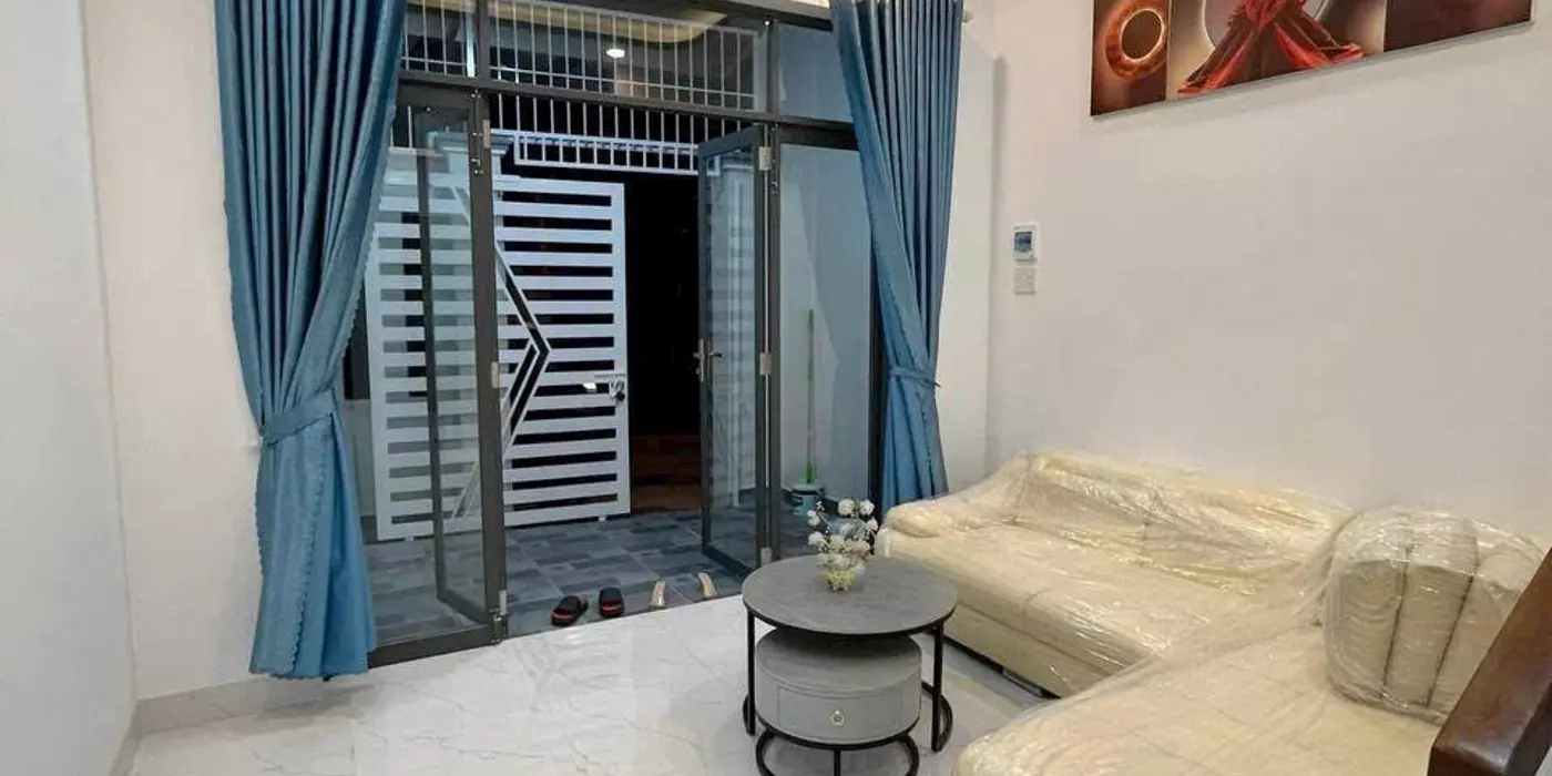 Bán nhà 2 tầng mặt tiền đường Hoà Trung Vĩnh Hoà, Nha Trang – Giá 2 Tỷ 250 Triệu