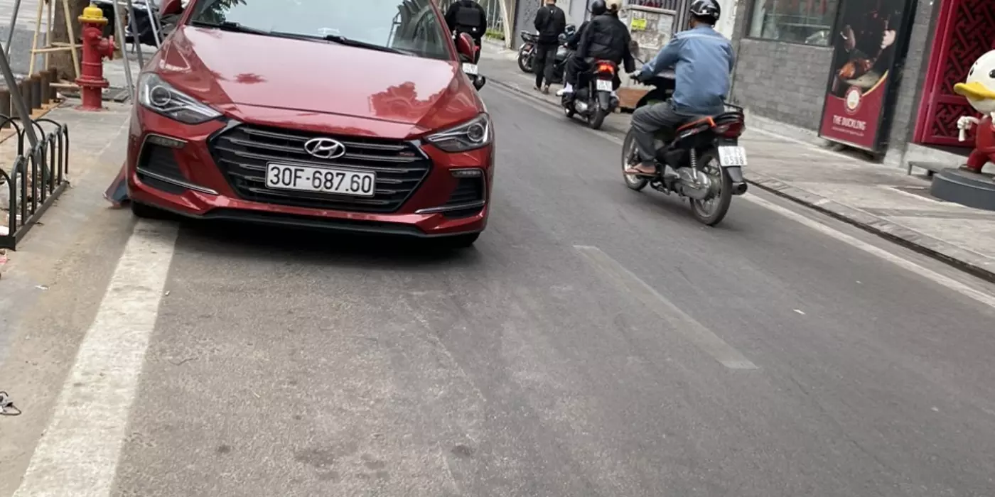Cực hiếm, ngõ 98 Thái Hà, Đống Đa, ba bước ra mặt phố, Ô tô tránh, kinh doanh đa dạng, 45m, 20 tỷ.