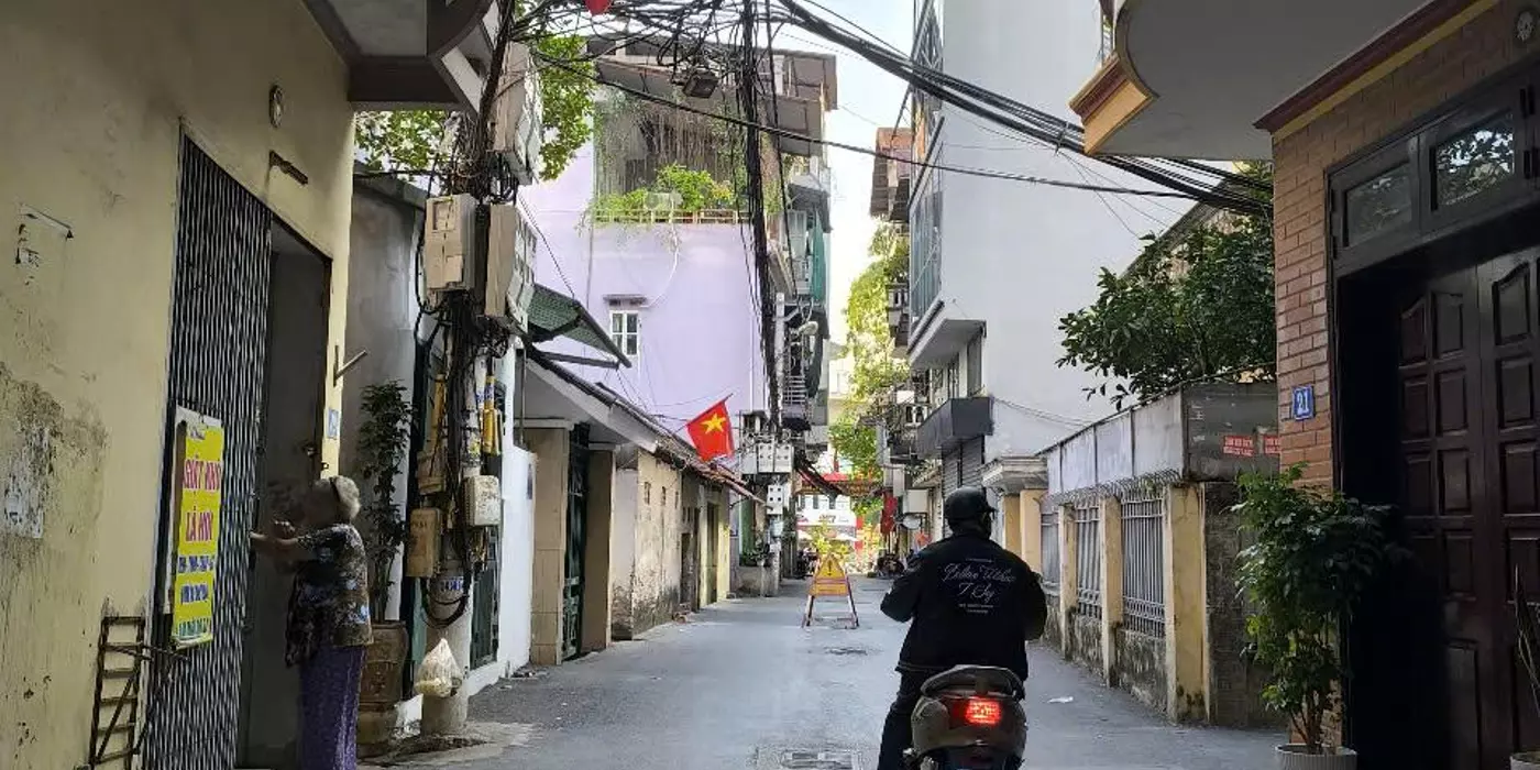 BÁN NHÀ 5T HOÀNG QUỐC VIỆT, DT 55 M2, GẦN PHỐ, NHÀ ĐẸP Ở NGAY, GIÁ 15 TỶ