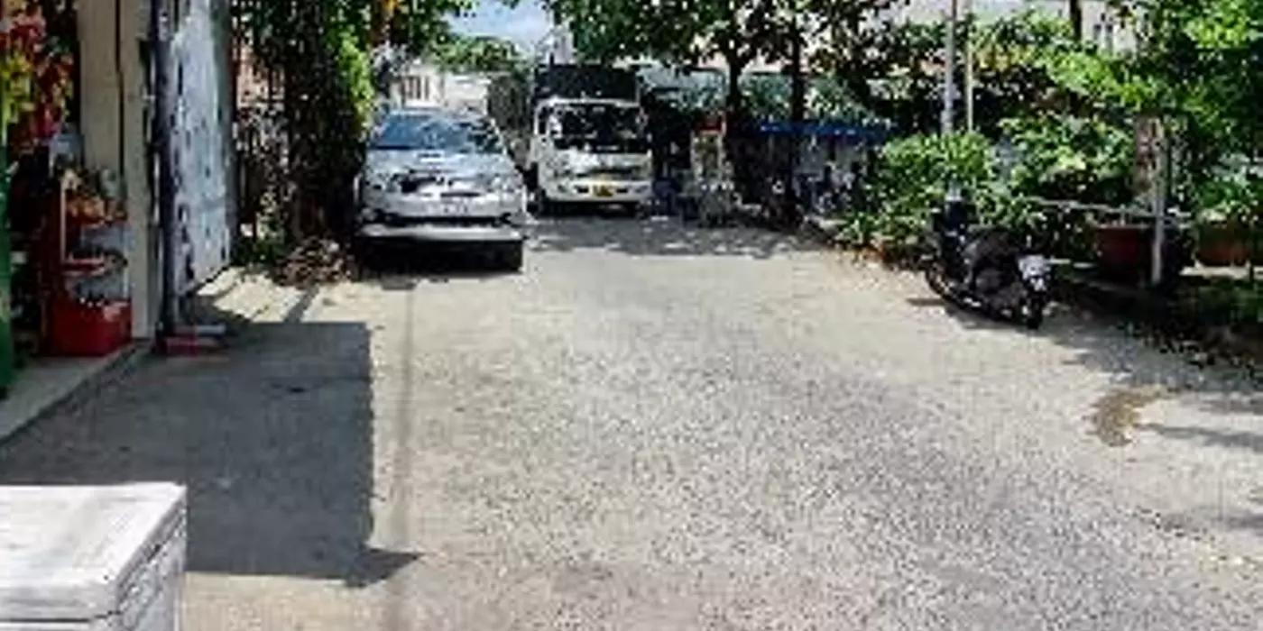 97m2 ngang 5.4 x 18m, 4 phòng cho thuê 240tr/năm, hẻm 8m xe hơi thông, 300 Nguyễn Văn Linh, Bình