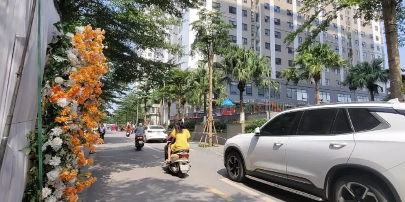Bán nhà ngay Trung Tâm Thương Mại Văn Đển Tứ Hiệp Thanh Trì, 30m2, 3,85 tỷ,