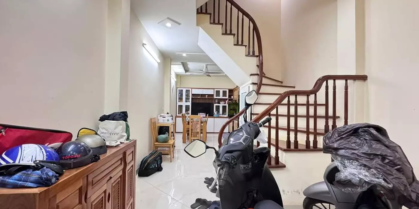 NHÀ ĐẸP PHÁO ĐÀI LÁNG 42M2*5T NHỈNH 10 TỶ, TT ĐỐNG ĐA, LÔ GÓC, SÁT PHỐ,Ô TÔ ĐỖ CỔNG, FULL NỘI THẤT