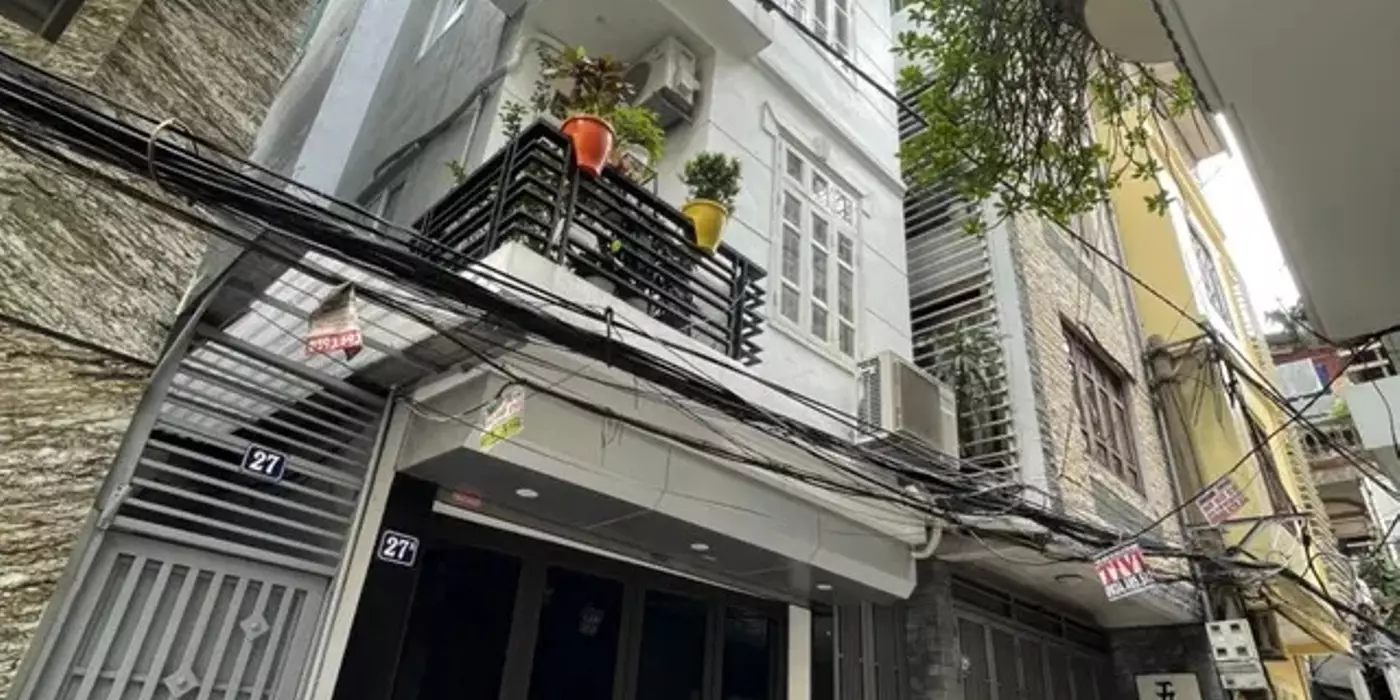 Nhà mới phố Trần Khát Chân 4 tầng x 40m2 ô tô đỗ cỗng 10 tỷ