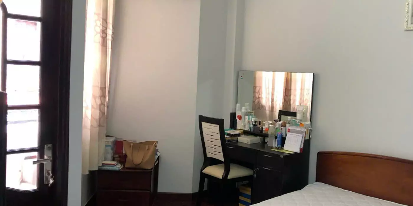 Chủ mua Nhà TO, sang nhà nhỏ P.TÂNSƠNNHÌ, Q.TP 130m2 ngang ~8m vuông A4 chỉ 16 tỉx