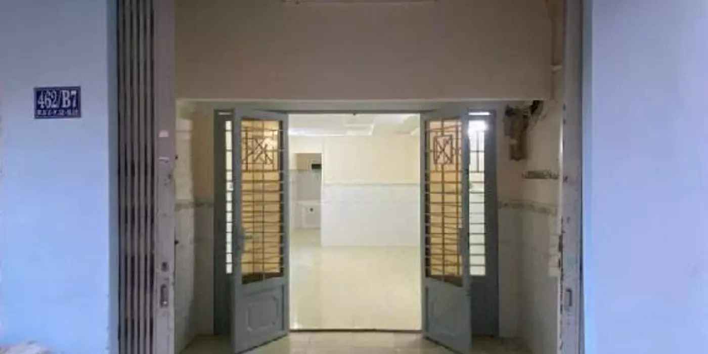 Nhà cũ tiện xây mới 41m2 trung tâm quận 10 , đằng sau siêu thị sài gòn . Hẻm trước 6M mở rộng ,