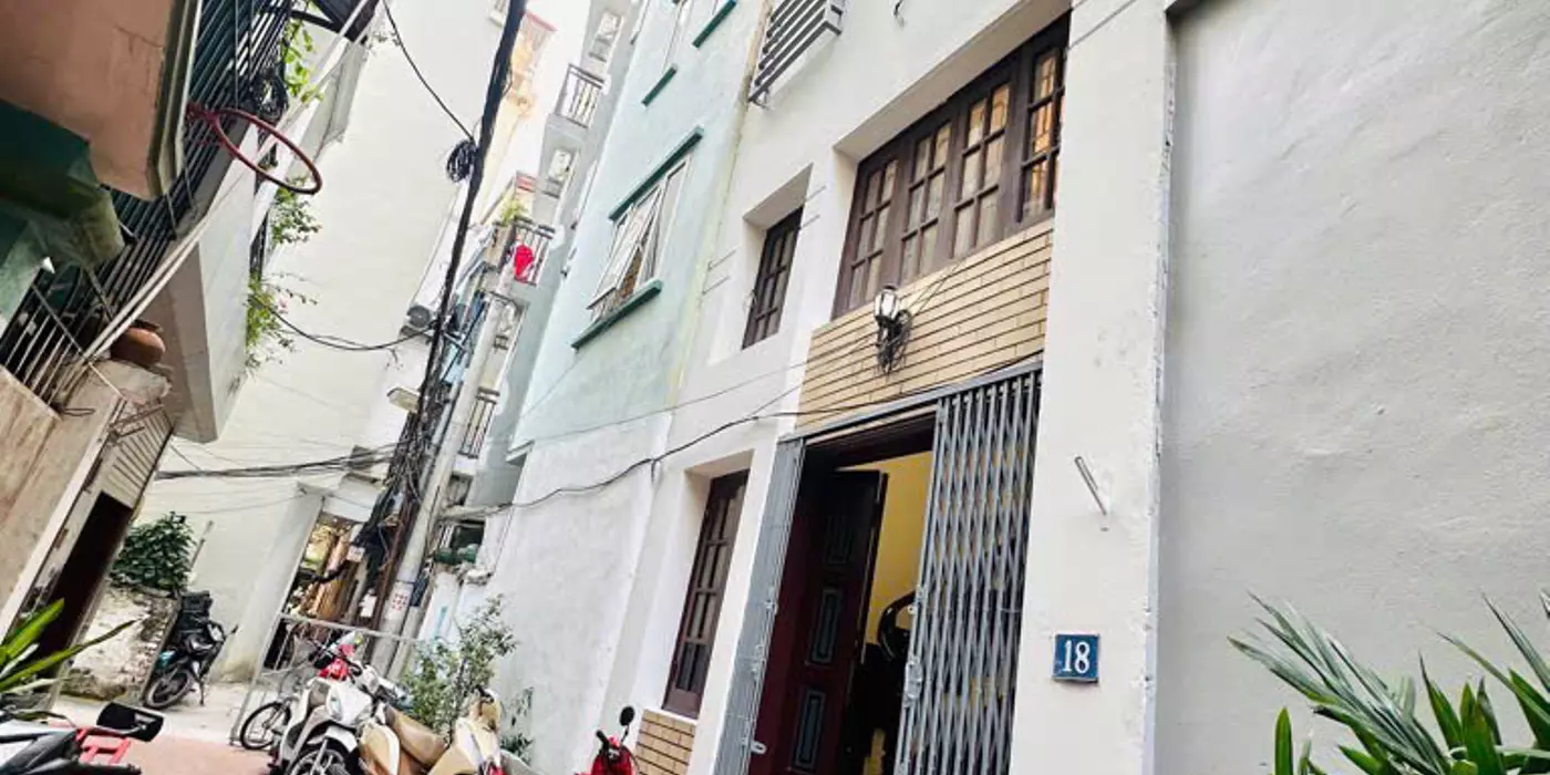 B.ÁN NHÀ 138 GIÁP BÁT VỊ TRÍ ĐẸP - NHÀ ĐẸP - TIỆN ÍCH BẠT NGÀN