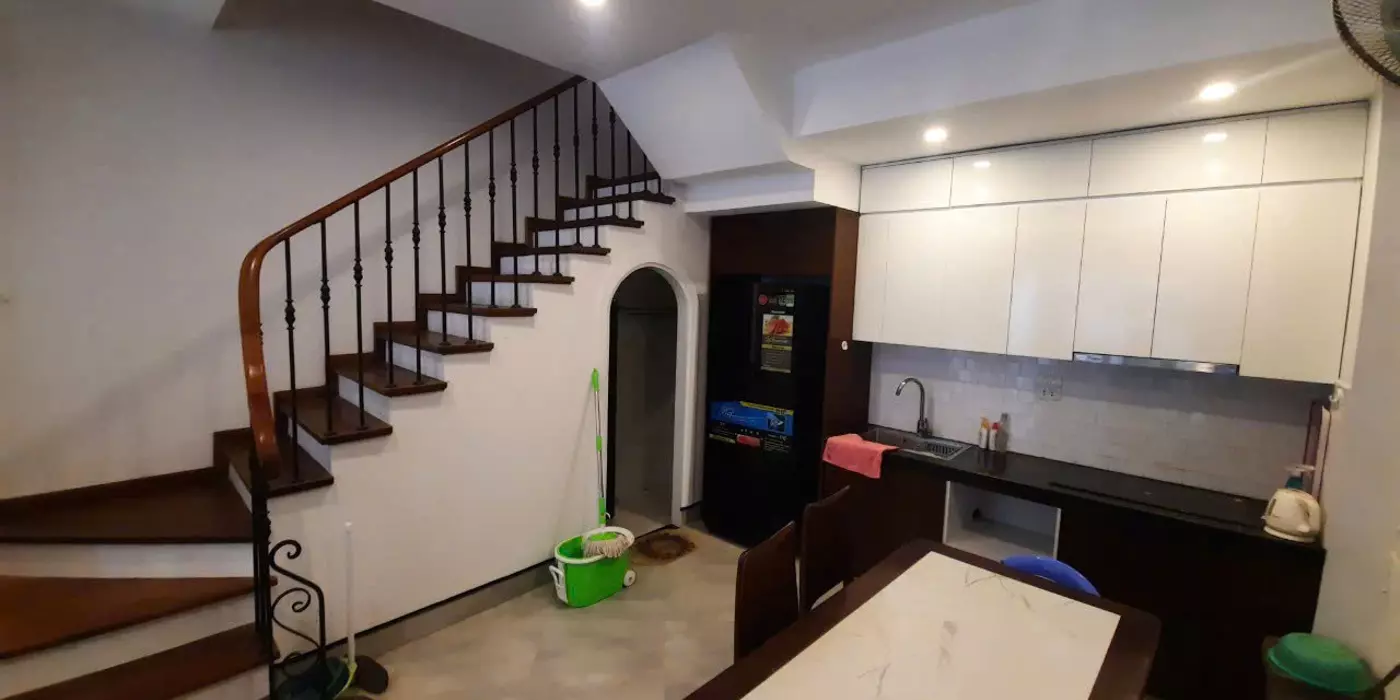 HIẾM NHÀ ĐẸP LONG LANH 5 TÂNG-NGÕ THÔNG Ô TÔ ĐỖ CỬA -TRUNG TÂM NGỌC THỤY 6,7 TỶ LONG BIÊN